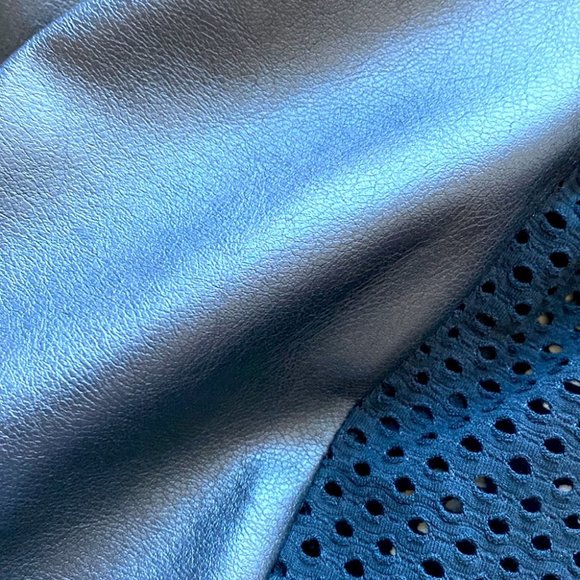 BCBGMAXAZRIA Callan Long Sleeve Contrast Back Top Medium - Picture 12 of 13